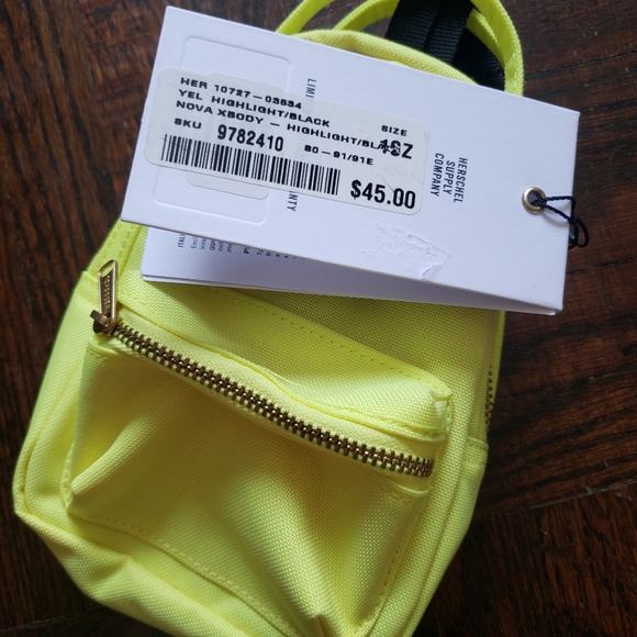 Herschel Nova Crossbody - Picture 3 of 6